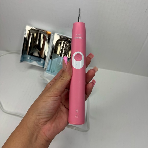 Philips Sonicare ProtectiveClean 4100 Electric Rechargeable‎ Toothbrush - Picture 4 of 10